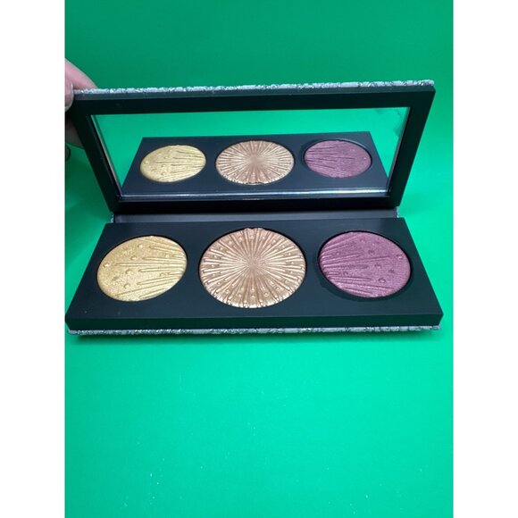MAC Flashing Ice Extra Dimension Skinfinish Trio Medium Deep Palette - Picture 1 of 5